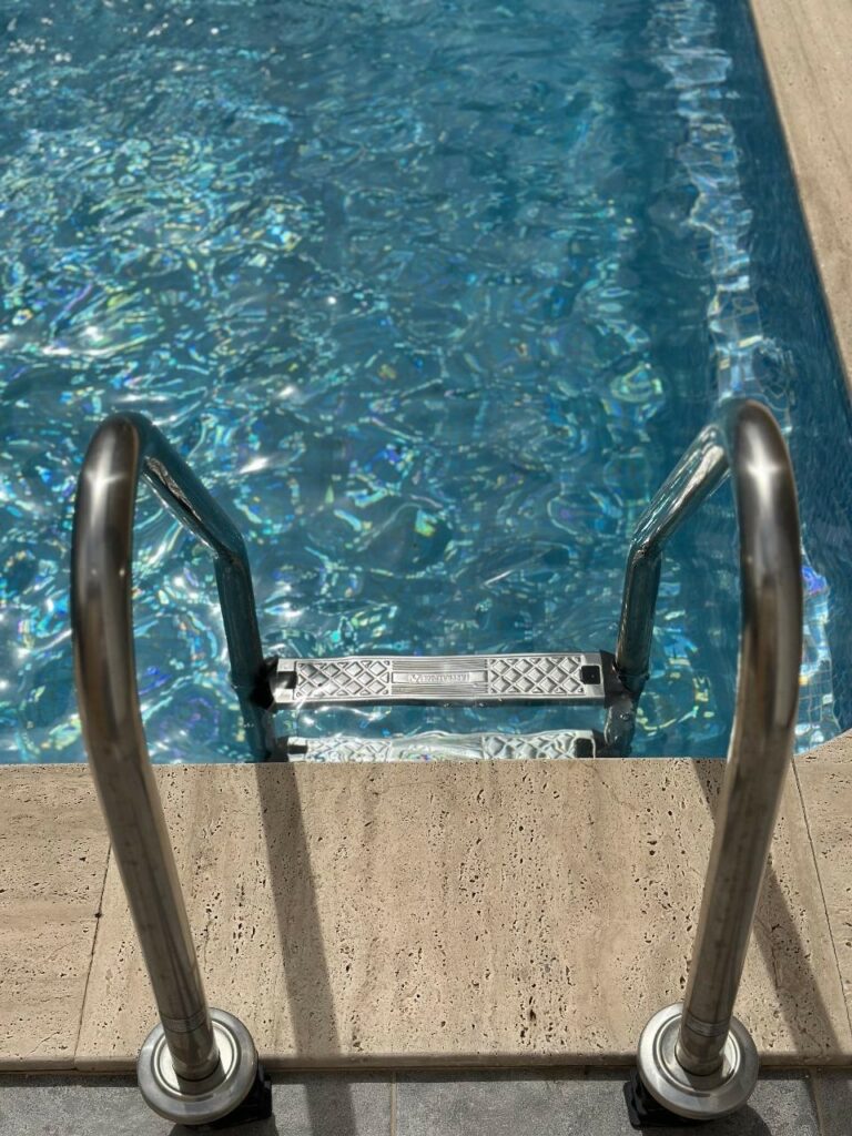 Echelle inox - MAPISCINE Echelle inox